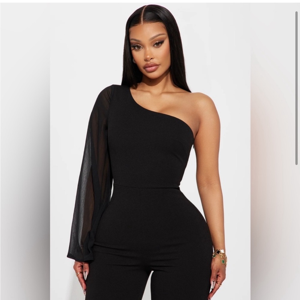 Fashion Nova One Shoulder Jumpsuit Size: L worn once - Picture 2 of 4